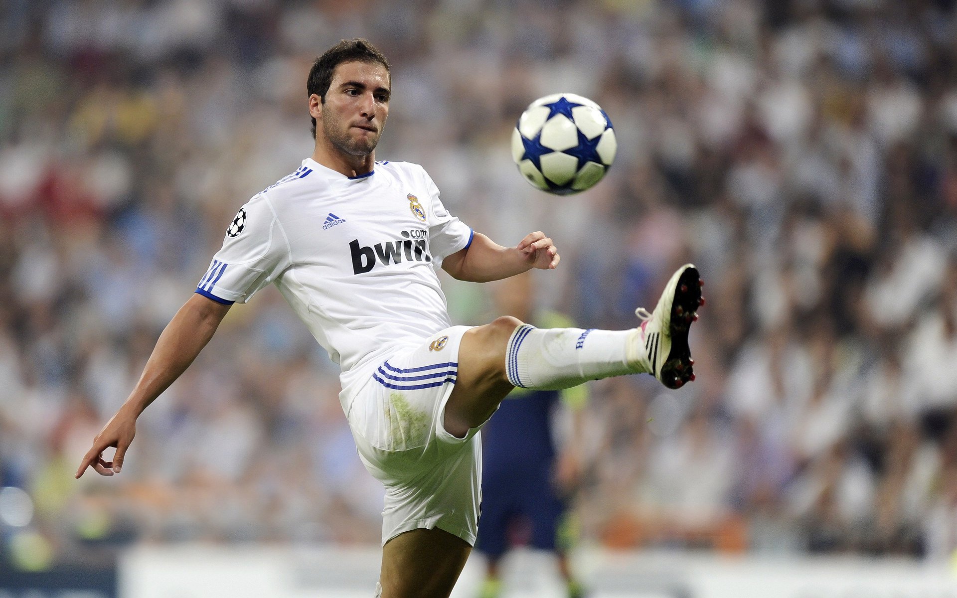 齐达内重回皇马，球队士气大振